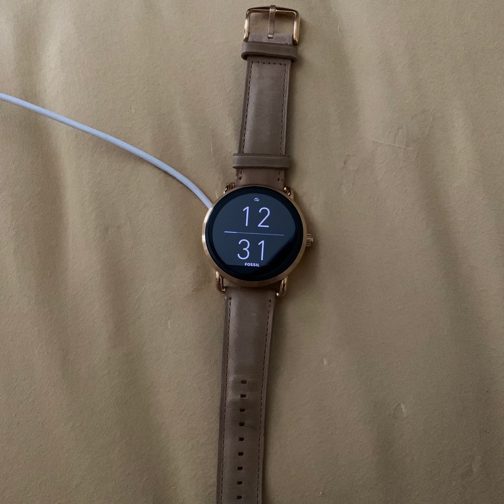Women’s Fossil smartwatch